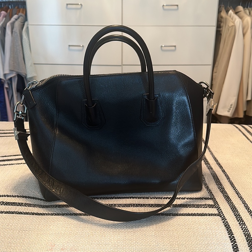 Givenchy - Picture 4 of 5